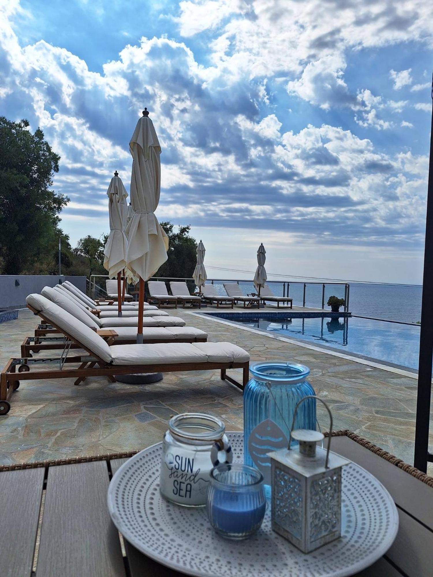 Sarti Thea Hotell Exteriör bild